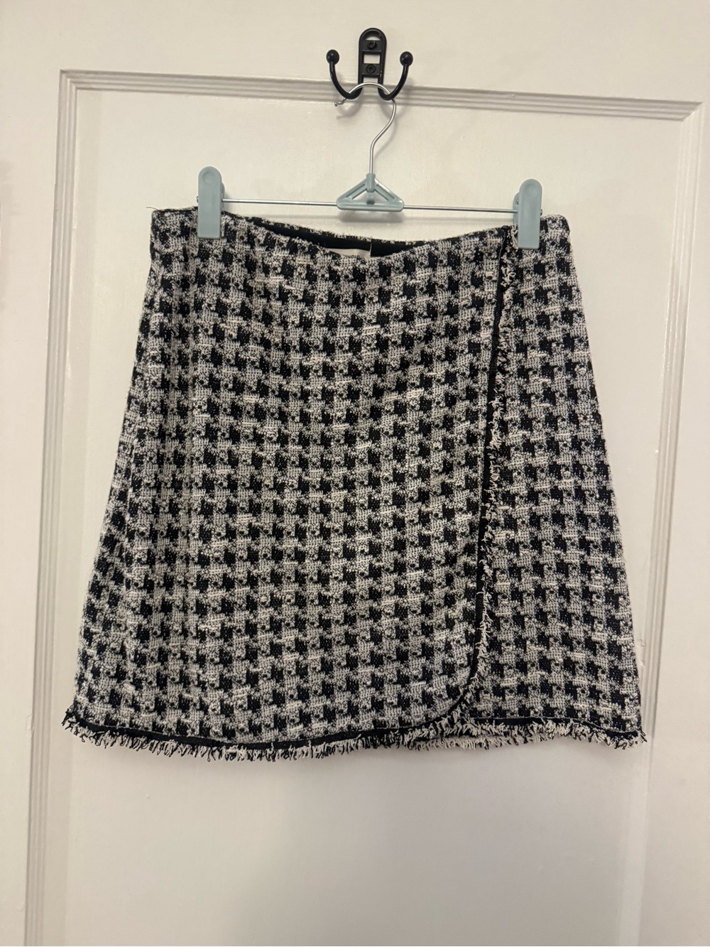 Max Studio Black & White Houndstooth Tweed Mini Skirt